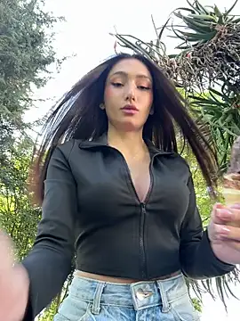 Maddy Jones online show from 01-18-25, 08:09