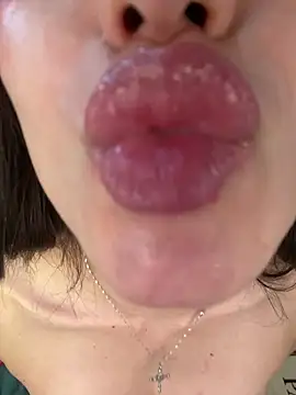 Maddy Jones online show from 03-03-25, 04:14