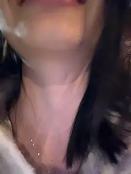 Maddy Jones online show from 05-18-26, 04:07