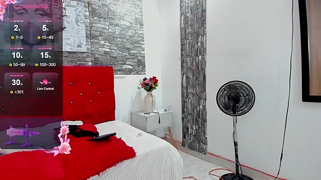 Snapshot of Emily_sc chatting on 01-08-25, 04:33 Emily sc online show from 01-08-25, 04:33