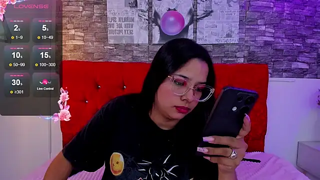 Snapshot of Emily_sc chatting on 01-10-25, 04:41 Emily sc online show from 01-10-25, 04:41