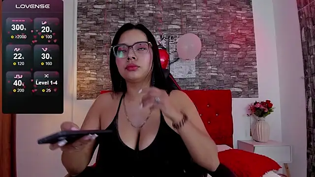 Snapshot of Emily_sc chatting on 02-14-25, 01:18 Emily sc online show from 02-14-25, 01:18