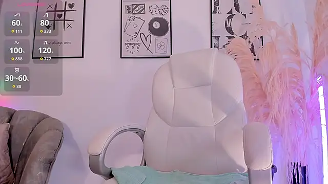 Snapshot of NiiaEvanss chatting on 11-10-25, 01:21 NiiaEvanss online show from 11-10-25, 01:21