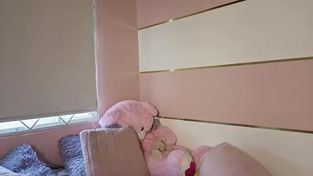 Charlotte  Miller online show from 10-25-25, 11:40