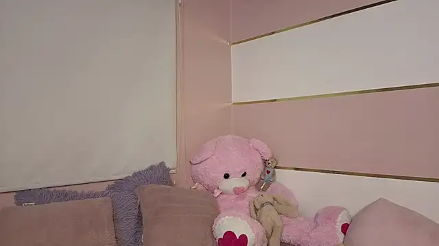 Charlotte  Miller online show from 10-26-25, 11:42