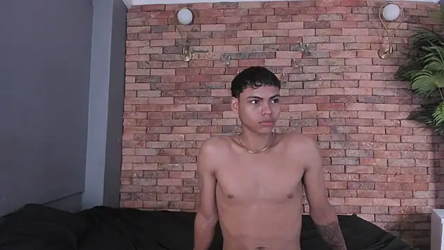 adam piarse01 online show from 11-23-25, 06:46