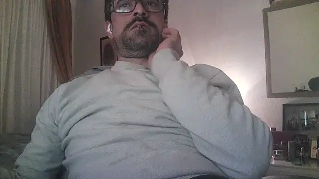 Snapshot of Patrickhound chatting on 02-14-25, 01:56 Patrickhound online show from 02-14-25, 01:56