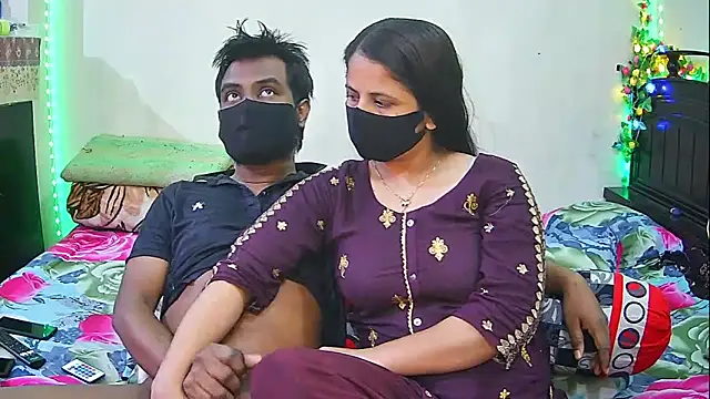 Snapshot of Hot_Nila chatting on 02-25-26, 03:27 Hot Nila online show from 02-25-26, 03:27