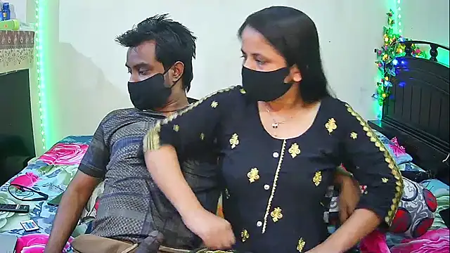 Snapshot of Hot_Nila chatting on 02-27-26, 04:40 Hot Nila online show from 02-27-26, 04:40