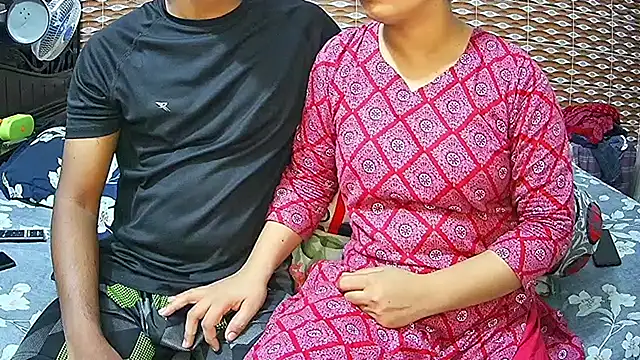 Hot Nila online show from 04-28-26, 02:38