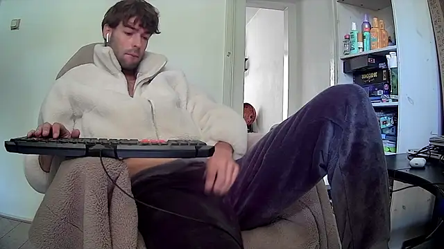 onesieboyx online show from 10-02-25, 11:17