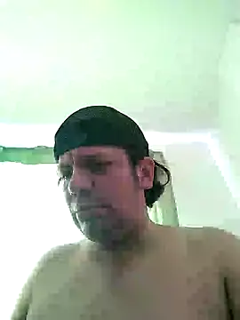 Snapshot of escorpio50jt chatting on 02-01-25, 03:07 escorpio50jt online show from 02-01-25, 03:07