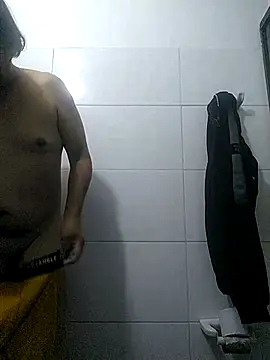 Snapshot of escorpio50jt chatting on 10-05-25, 04:33 escorpio50jt online show from 10-05-25, 04:33