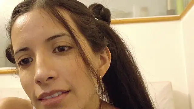 Snapshot of amabel_zambrano chatting on 03-04-25, 11:40 amabel zambrano online show from 03-04-25, 11:40