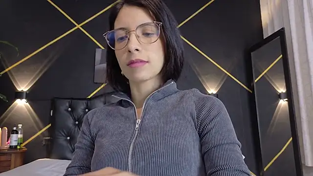 Snapshot of amabel_zambrano chatting on 10-12-25, 12:37 amabel zambrano online show from 10-12-25, 12:37