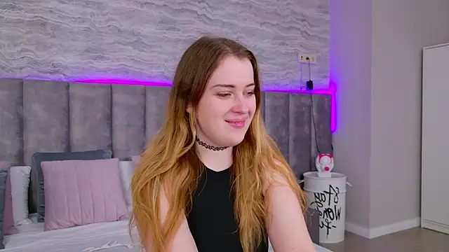 EllieGarson online show from 03-18-25, 05:10