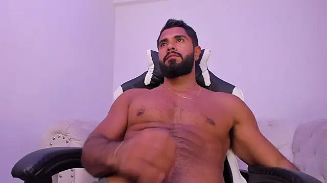 Santiago huntt online show from 12-18-25, 02:17