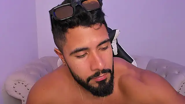 Santiago huntt online show from 03-26-26, 08:03