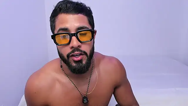 Santiago huntt online show from 04-24-26, 08:22