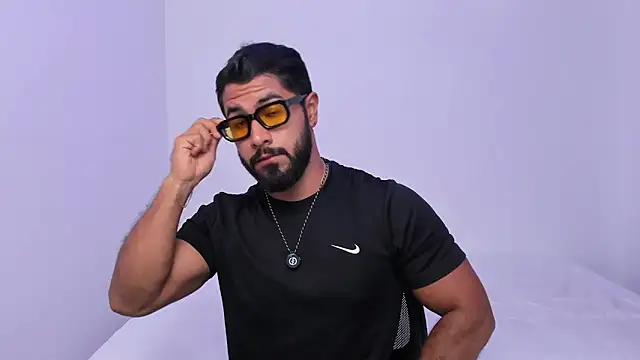 Santiago huntt online show from 04-27-26, 08:51