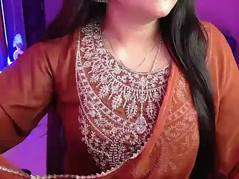 Snapshot of Mitikaa chatting on 09-22-25, 03:14 Mitikaa online show from 09-22-25, 03:14