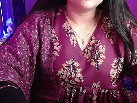 Snapshot of Mitikaa chatting on 09-28-25, 02:33 Mitikaa online show from 09-28-25, 02:33