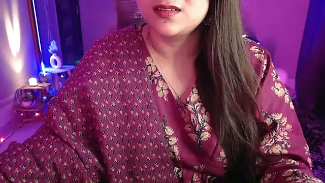 Snapshot of Mitikaa chatting on 10-18-25, 03:13 Mitikaa online show from 10-18-25, 03:13