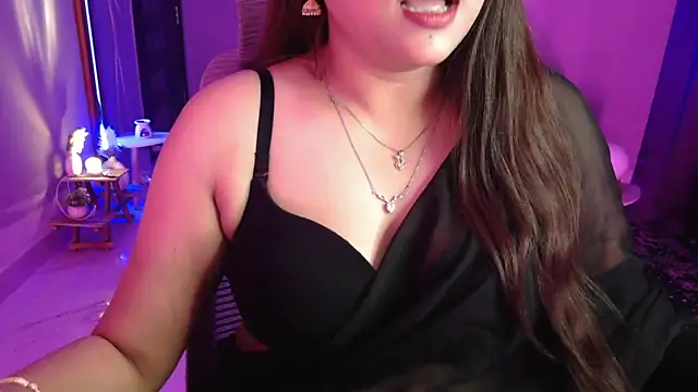 Snapshot of Mitikaa chatting on 10-25-25, 02:13 Mitikaa online show from 10-25-25, 02:13