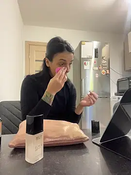 NNNoire online show from 11-26-25, 11:22