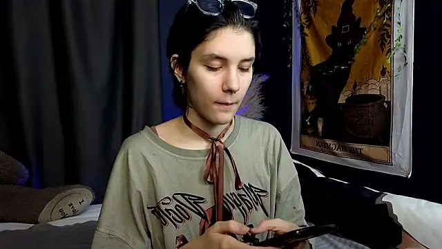 Snapshot of Hyeon_Jin chatting on 01-30-25, 08:42 Hyeon Jin online show from 01-30-25, 08:42