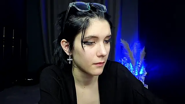 Snapshot of Hyeon_Jin chatting on 03-04-25, 08:27 Hyeon Jin online show from 03-04-25, 08:27