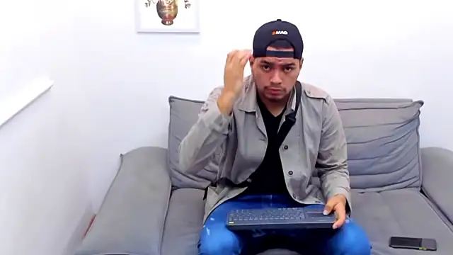 Snapshot of EnriquevillaF chatting on 01-13-25, 04:39 EnriquevillaF online show from 01-13-25, 04:39