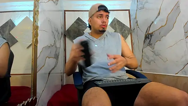 Snapshot of EnriquevillaF chatting on 10-08-25, 11:52 EnriquevillaF online show from 10-08-25, 11:52