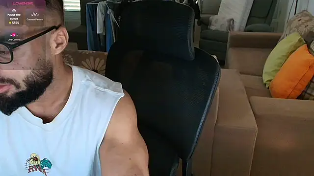 Snapshot of todddantes25 chatting on 04-18-26, 04:49 todddantes25 online show from 04-18-26, 04:49