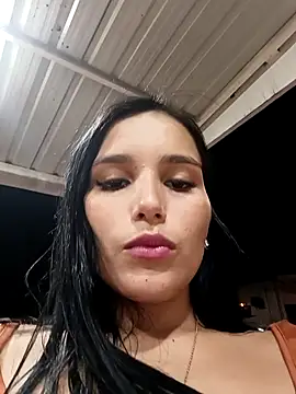 Snapshot of the_queen_of_street chatting on 12-22-25, 02:41 the queen of street online show from 12-22-25, 02:41