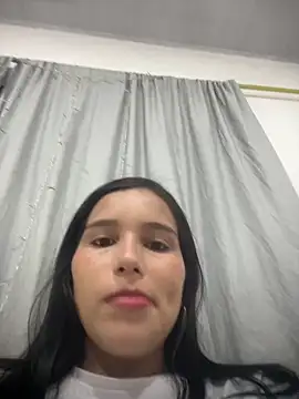 Snapshot of the_queen_of_street chatting on 02-25-26, 02:21 the queen of street online show from 02-25-26, 02:21