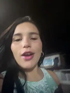 Snapshot of the_queen_of_street chatting on 03-12-26, 03:01 the queen of street online show from 03-12-26, 03:01