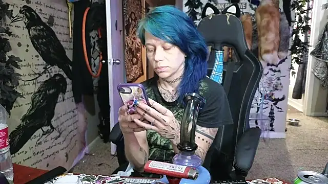 Snapshot of trashbrat chatting on 11-20-25, 12:16 trashbrat online show from 11-20-25, 12:16