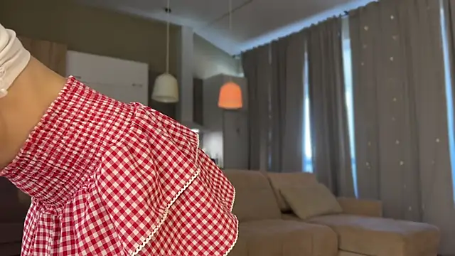 Snapshot of Shyrubate chatting on 10-30-25, 06:37 Shyrubate online show from 10-30-25, 06:37