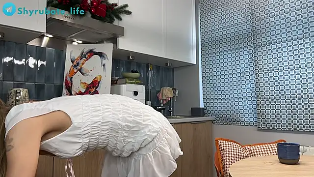 Snapshot of Shyrubate chatting on 03-08-26, 06:39 Shyrubate online show from 03-08-26, 06:39