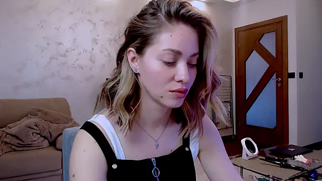 Snapshot of Eroticgiftxxx chatting on 03-06-25, 01:57 Eroticgiftxxx online show from 03-06-25, 01:57