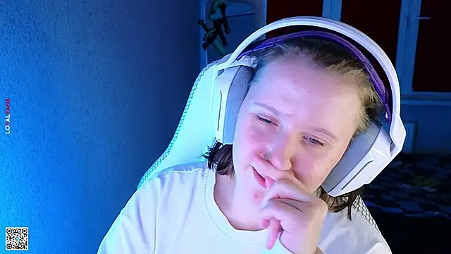 mon lola online show from 10-02-25, 06:37