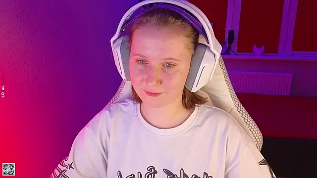 mon lola online show from 10-22-25, 04:40