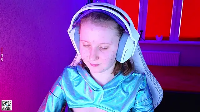 mon lola online show from 11-26-25, 10:16