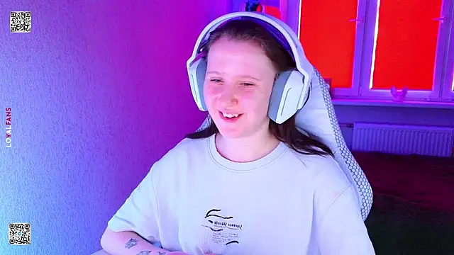 mon lola online show from 04-06-26, 11:11