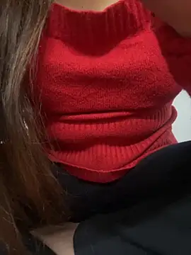 Snapshot of Red-Magic-25 chatting on 11-19-25, 06:46 Red-Magic-25 online show from 11-19-25, 06:46