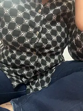 Snapshot of Red-Magic-25 chatting on 11-22-25, 06:01 Red-Magic-25 online show from 11-22-25, 06:01