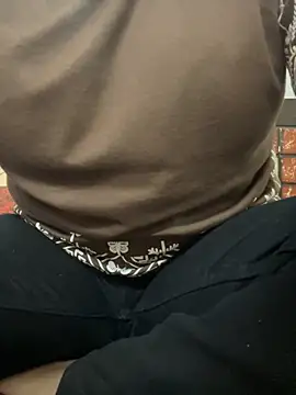 Snapshot of Red-Magic-25 chatting on 11-29-25, 06:49 Red-Magic-25 online show from 11-29-25, 06:49