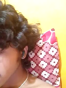 CosmicEmuu online show from 02-17-25, 01:42