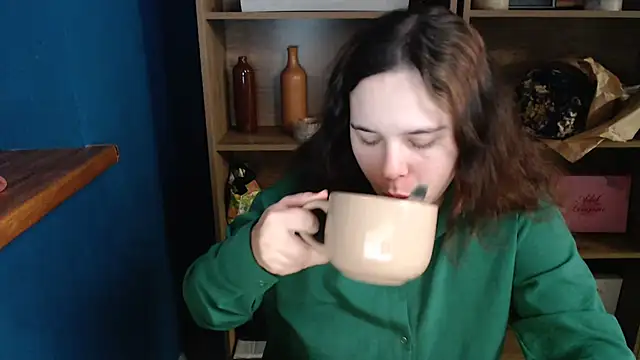 mini girly online show from 10-20-25, 11:21